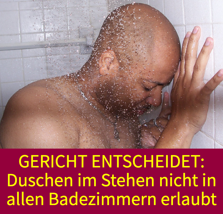 Schimmelfalle Bad: Deshalb ist Duschen im Stehen verboten